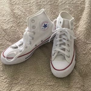Converse women’s size 5 can fit big girls